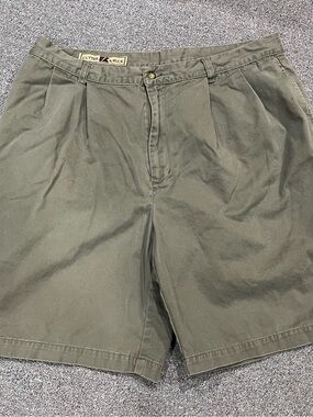 Cutter & Buck Men's Olive Green Flat Front Shorts